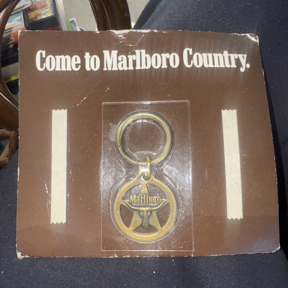 Vintage 1984 Marlboro Country Key Chain Long‎ Horn Cattle Star